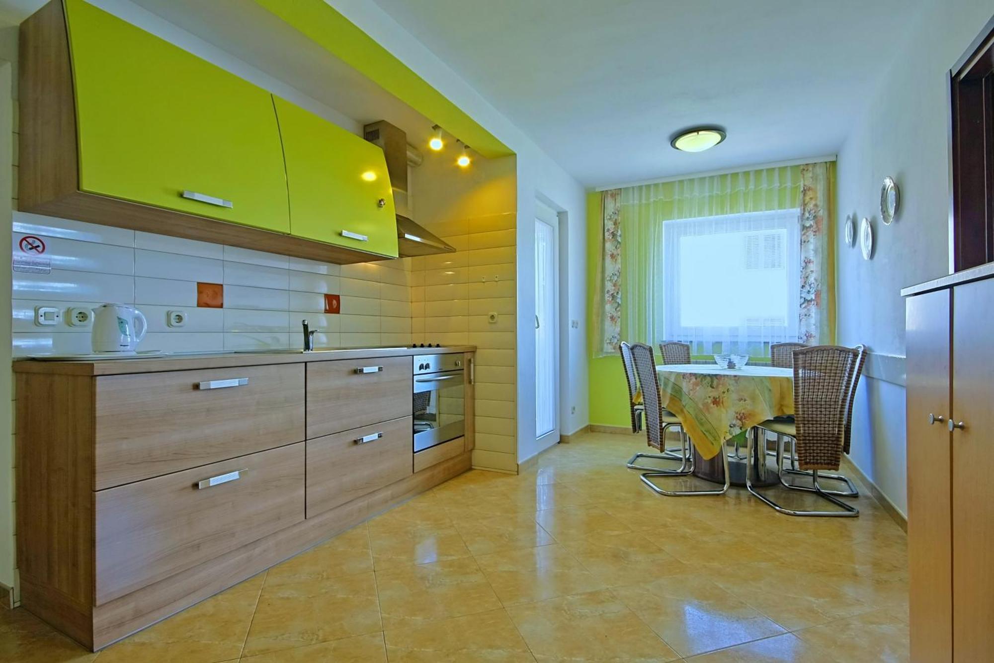 Apartman With A Parking Space - 22649