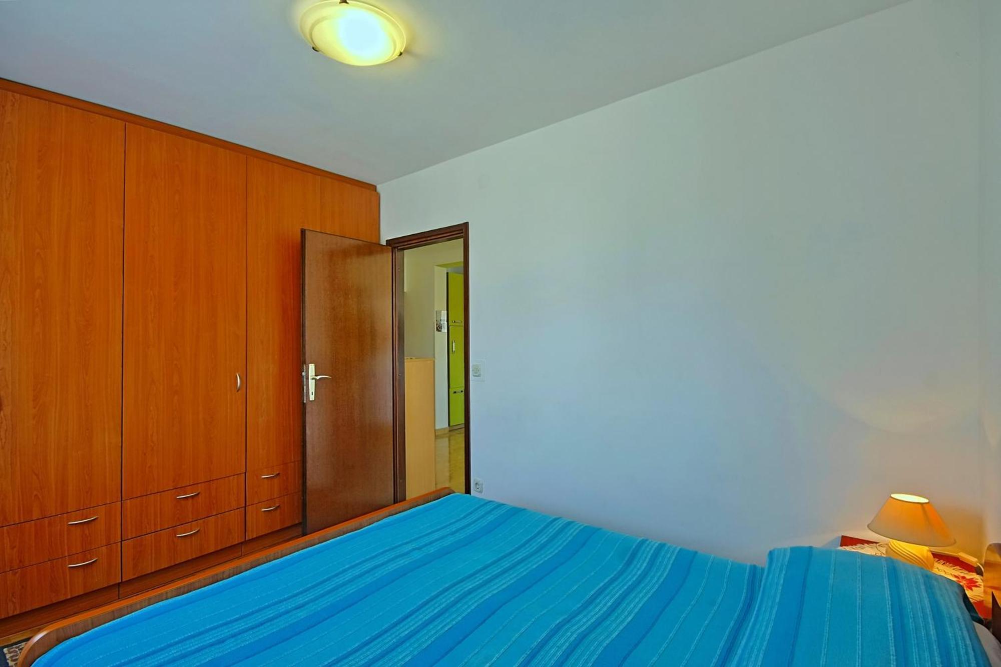With A Parking Space - 22649 Apartman